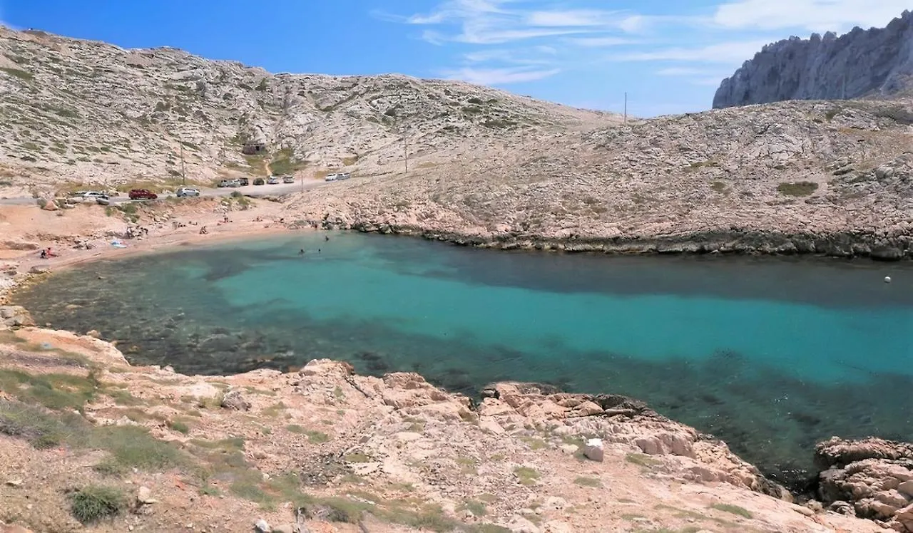 Chill Out Cabanon Coeur Calanques contacts